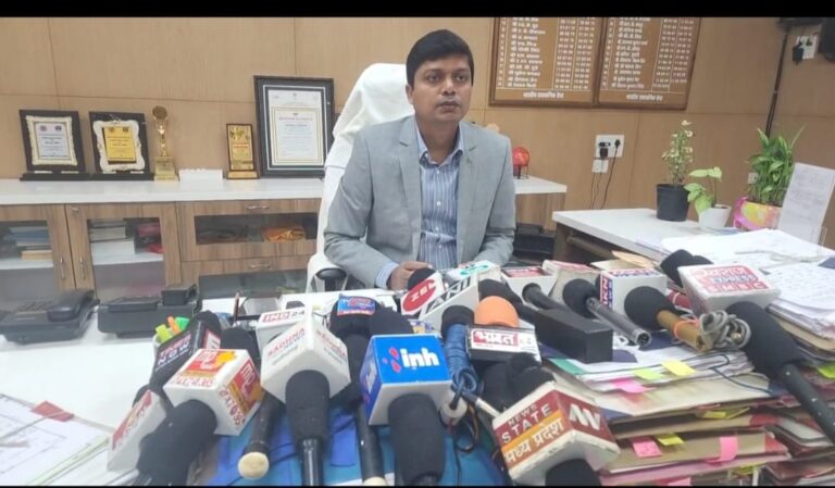 विदिशा  की बेतवा नदी में लगातार मर रही है मछलियां