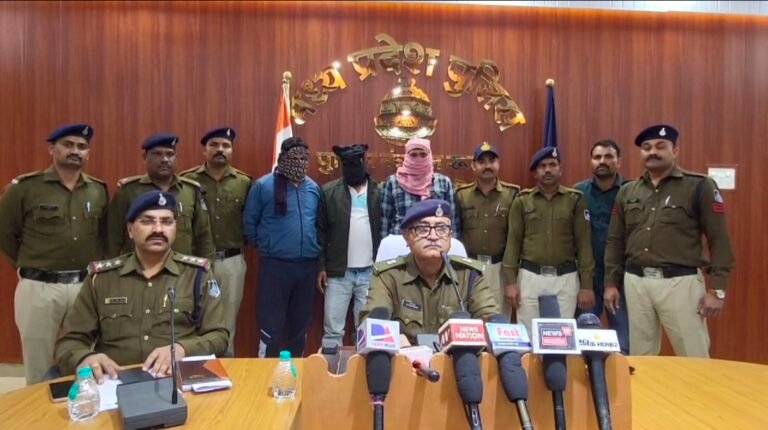 पुलिस ने गांजे के साथ तस्करों किया गिरफ्तार 