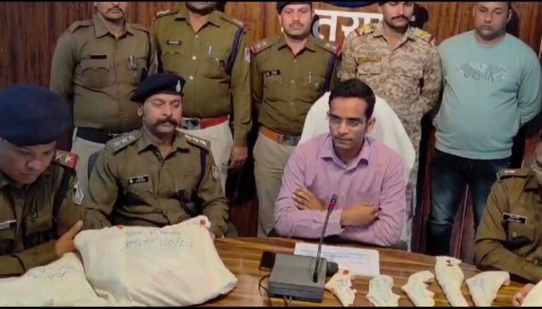 पुलिस ने पकड़ा अवैध हथियार जखीरा