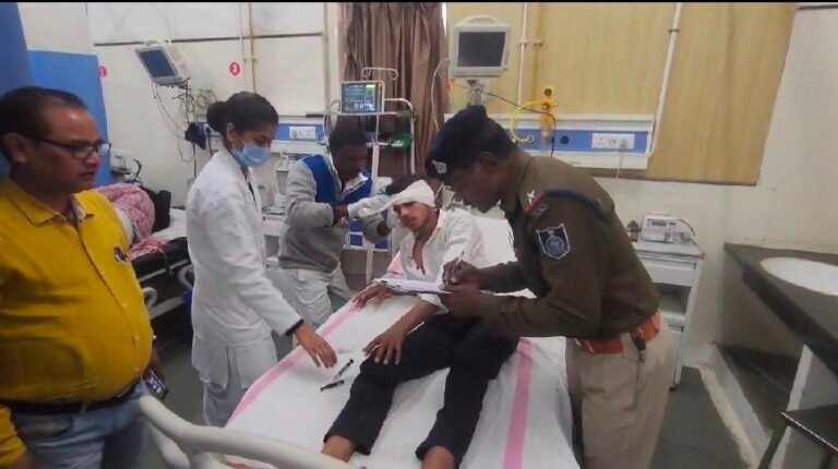 बस हादसा : बस अनियंत्रित होकर पलटी
