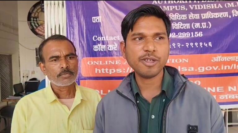 राम रघुवंशी पर कर्मचारियों ने लगाया मारपीट गाली गलौज का आरोप