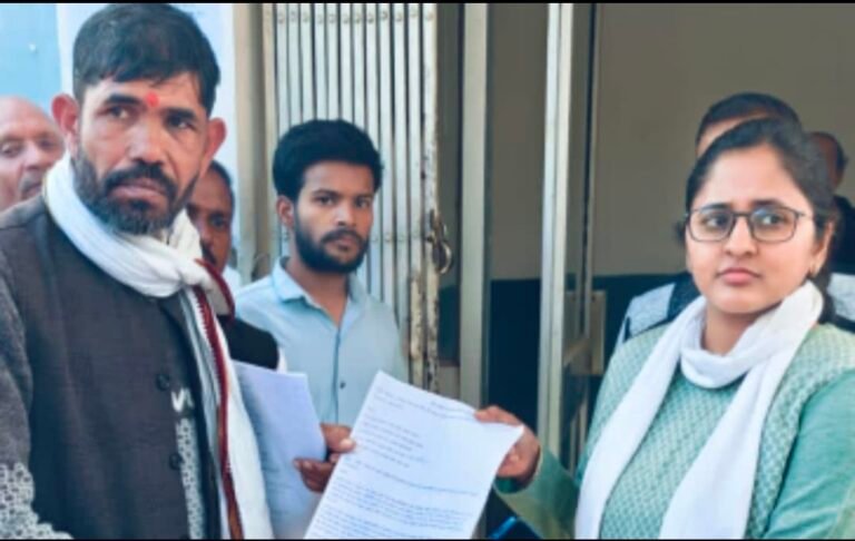 भिंड में विभिन्न चिटफंड कंपनियों के खिलाफ आक्रोश