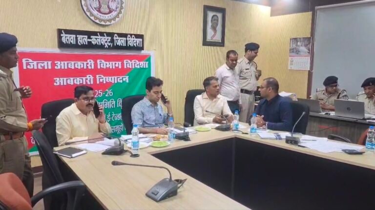जिले की 74 शराब दुकानों को 8 समूह में बांटा