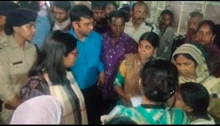 AC फटने से लगी आग, बड़ा हादसा टल