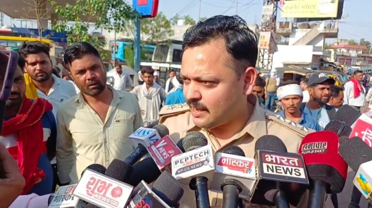 एक युवती ने मनचले युवक से परेशान होकर खुदकुशी की
